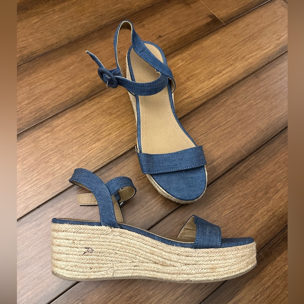 WORN ONCE Loft Denim Blue Women's Sandals Size 8 - Picture 3 of 4